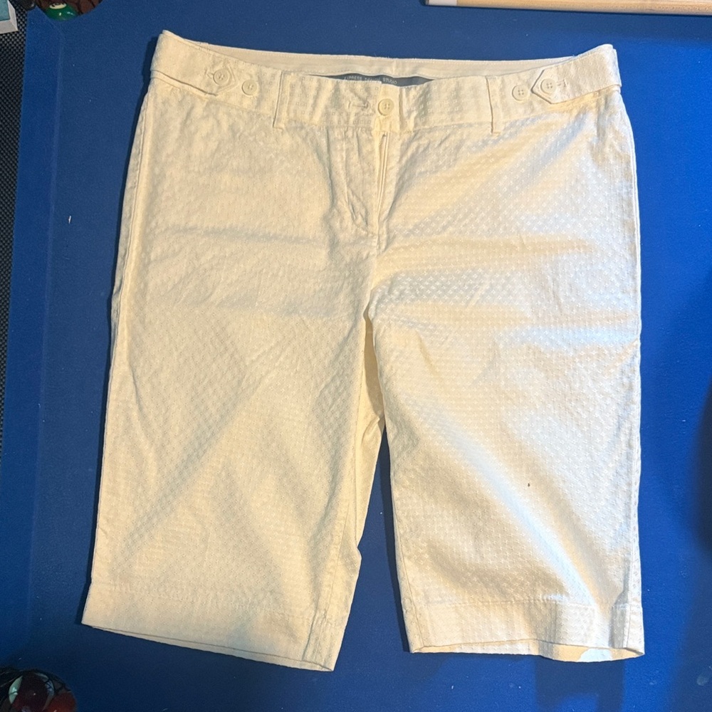 Banana Republic Cream Bermudas